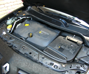 Engine plastic cover